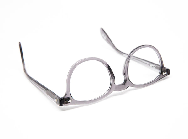 FAIRMOUNT <br />Smoke<br /> <font color= #ff4700>Bespoke</font>